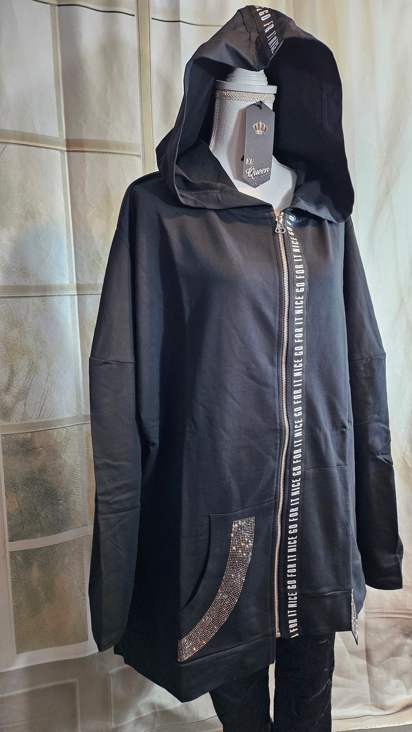 Kapuzencardigan "Skull" schwarz, Grösse onesize bis 44/46 von EU-QUEEN