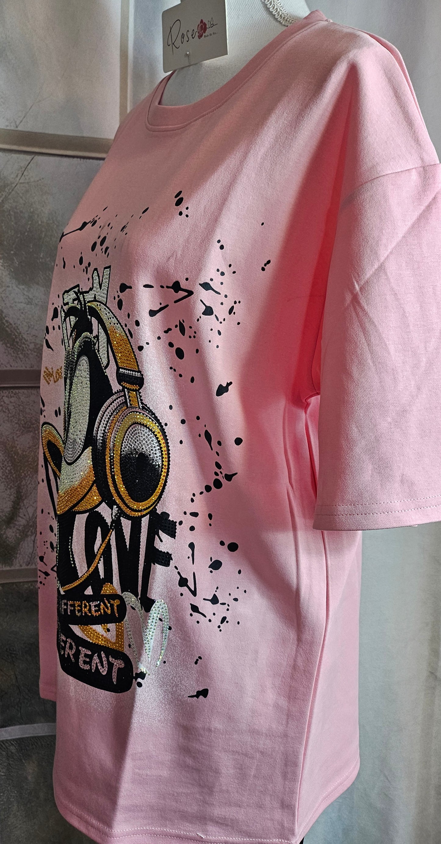 Tshirt rosa "Daffy D.", Gr. onesize bis 44 von ROSE