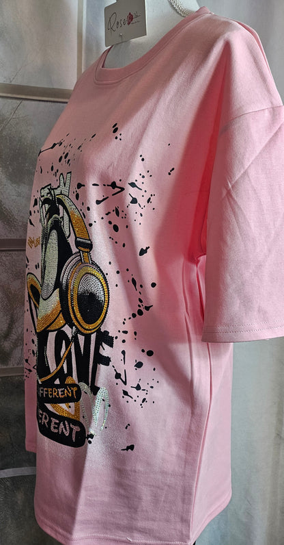 Tshirt rosa "Daffy D.", Gr. onesize bis 44 von ROSE