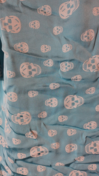 Shiny-Stretchhose, türkis mit Skull, Grösse 42/44 von ISSIMA