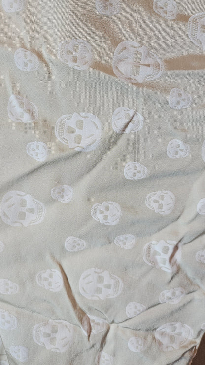 Shiny-Stretchhose, beige mit Skull, Grösse 42/44 von ISSIMA