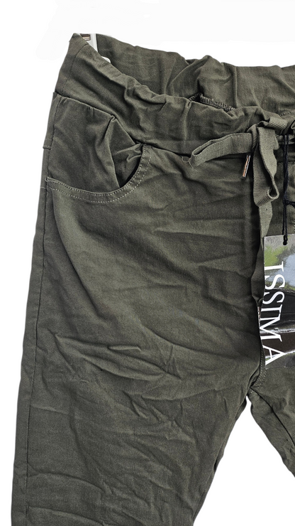 Stretchhose matt, dunkel militärgrün, onesize 38 bis 42/44 von ISSIMA
