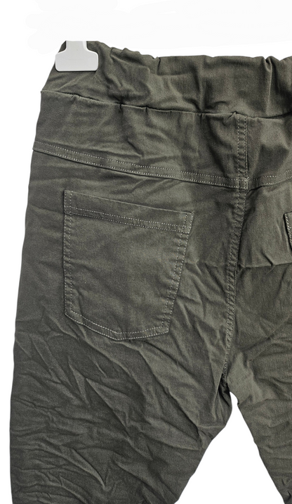 Stretchhose matt, dunkel militärgrün, onesize 38 bis 42/44 von ISSIMA