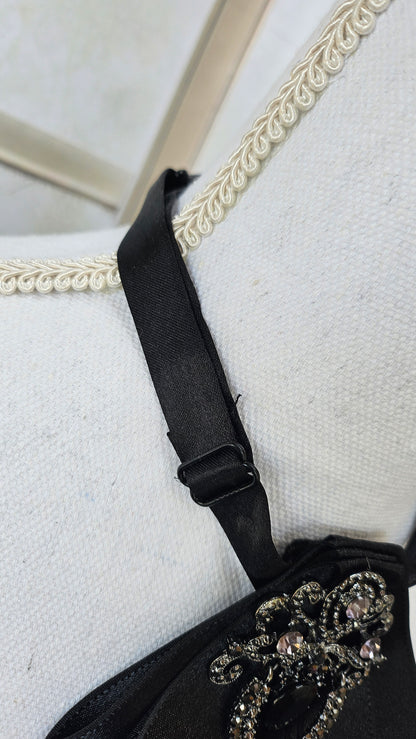 Halsschmuck mit Anstecknadel im BarockStyle