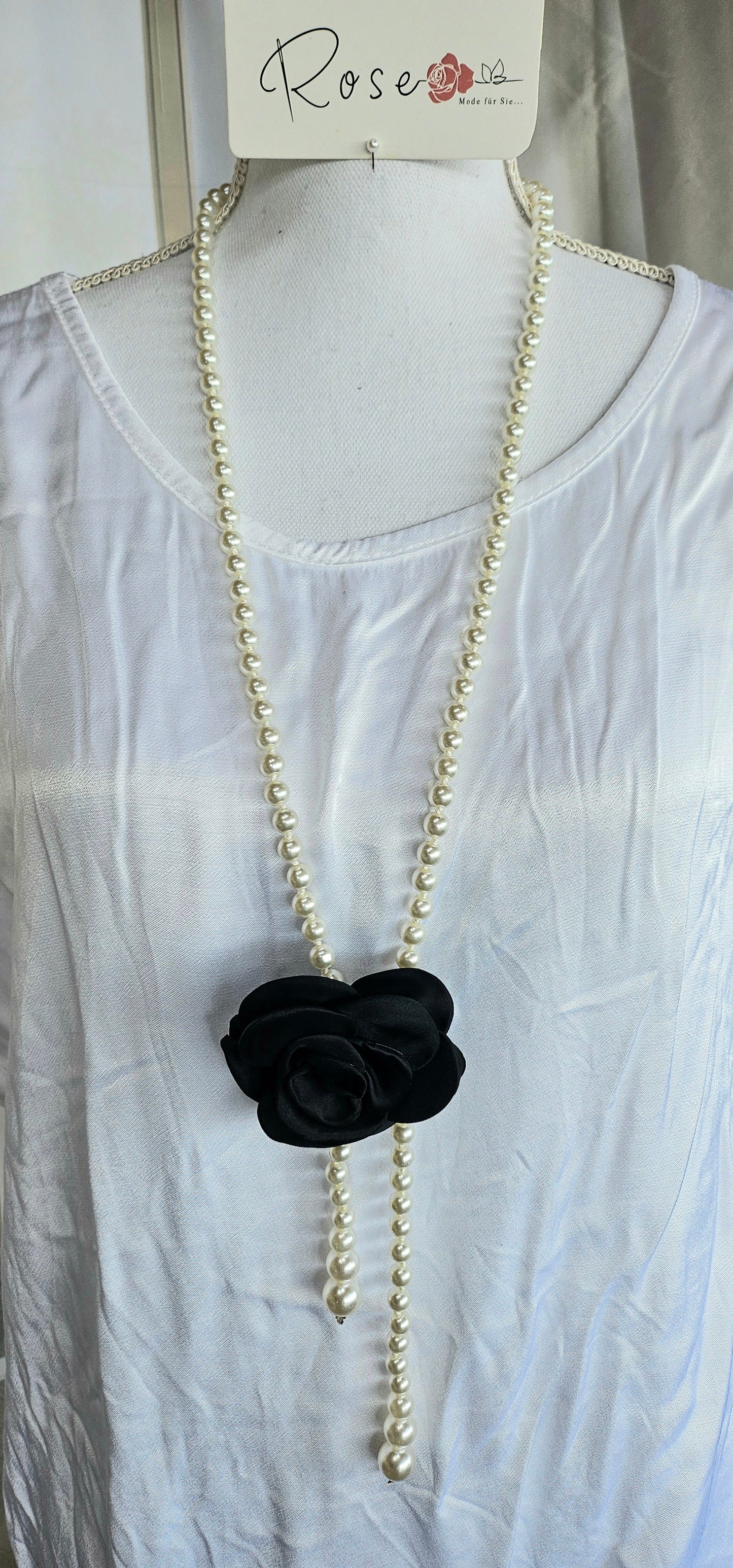 Perlenkette mit Blume