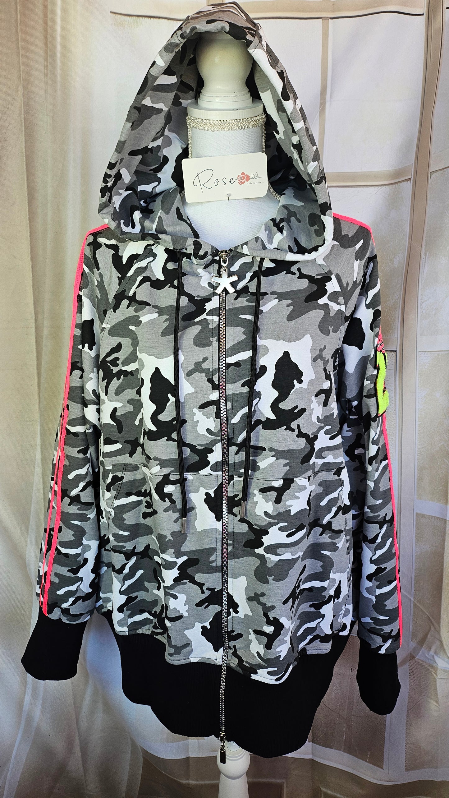 Sweatjacke "Zebra cool", Grösse onesize 38 bis 44/46 von ROSE