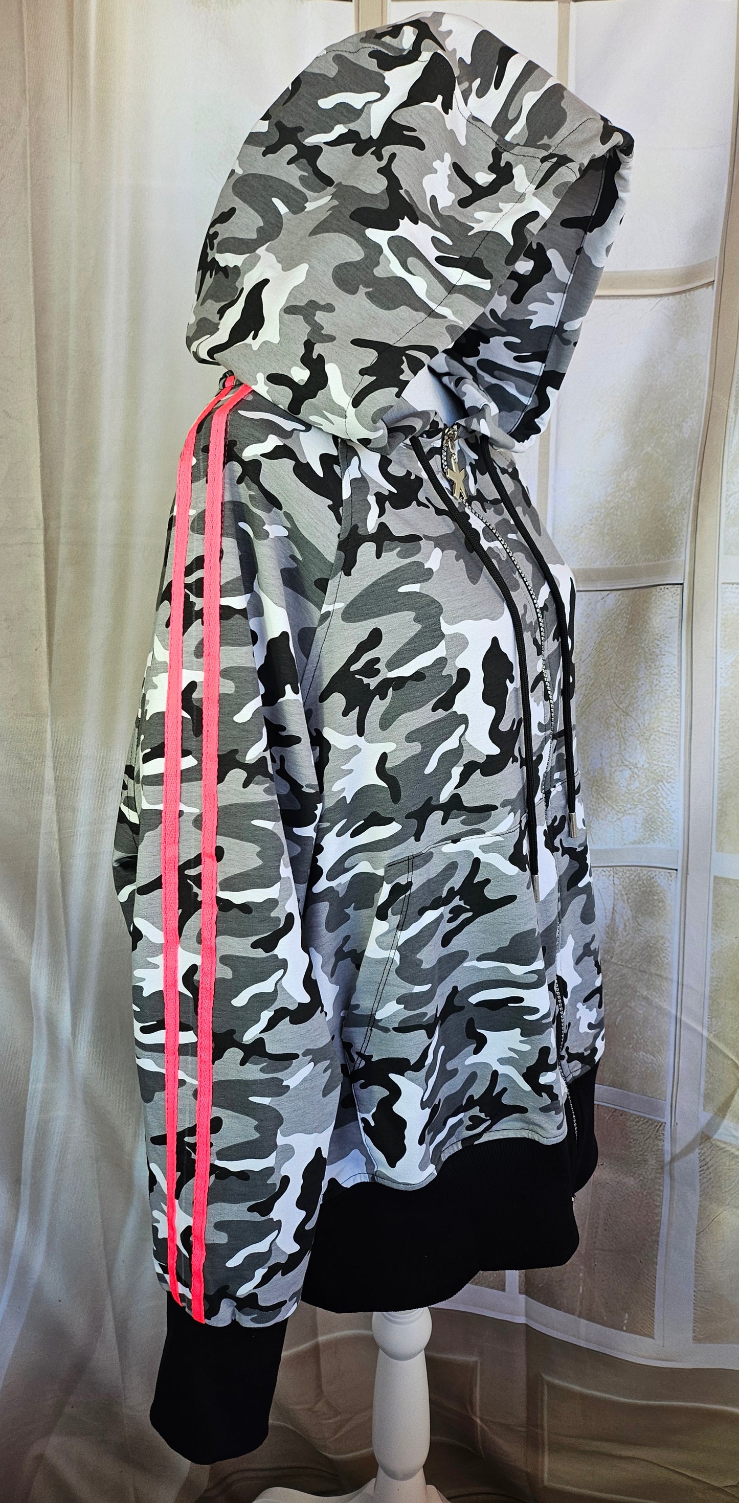 Sweatjacke "Zebra cool", Grösse onesize 38 bis 44/46 von ROSE