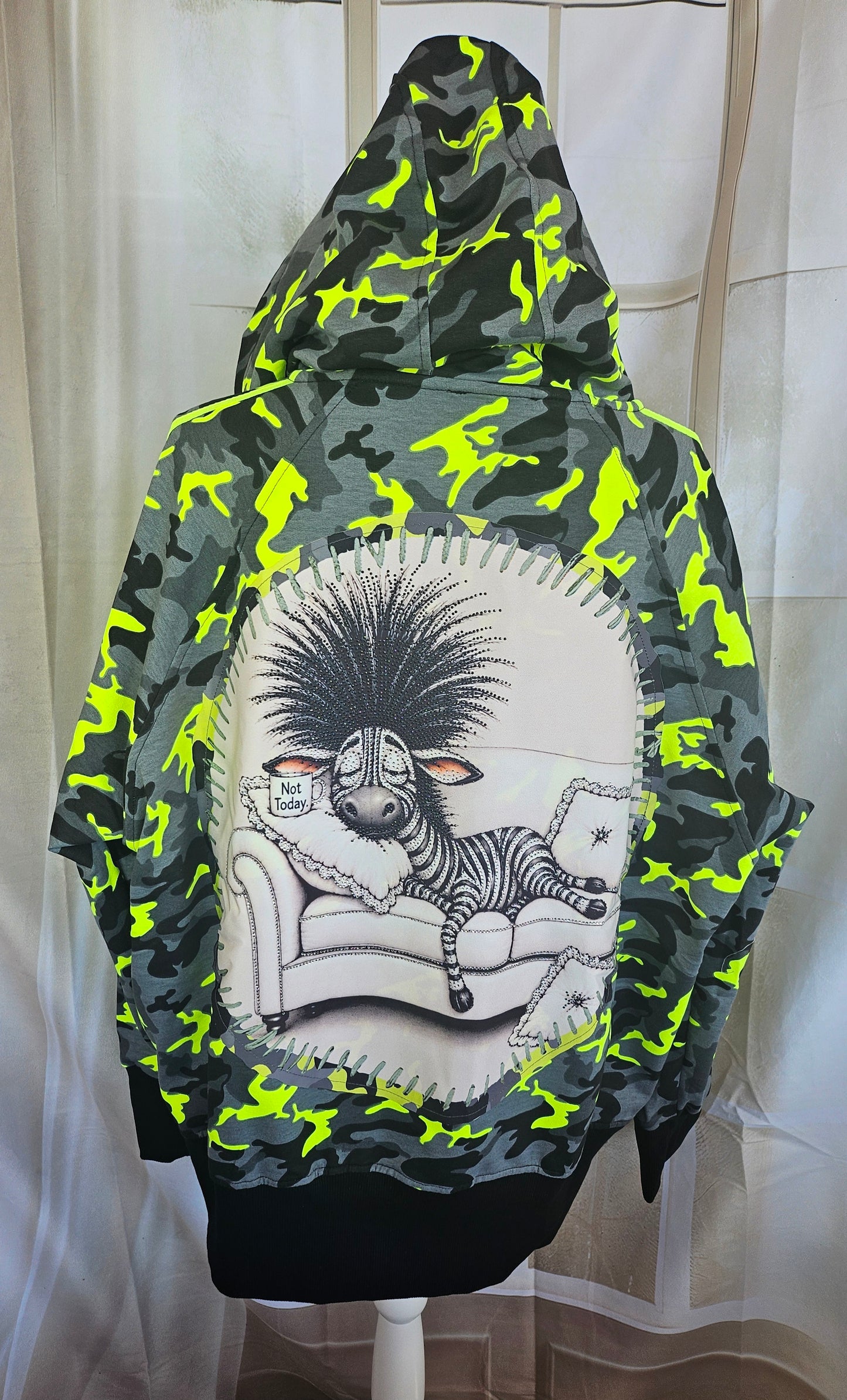 Sweatjacke "Sleepy Zebra", Grösse onesize 38 bis 44/46 von ROSE