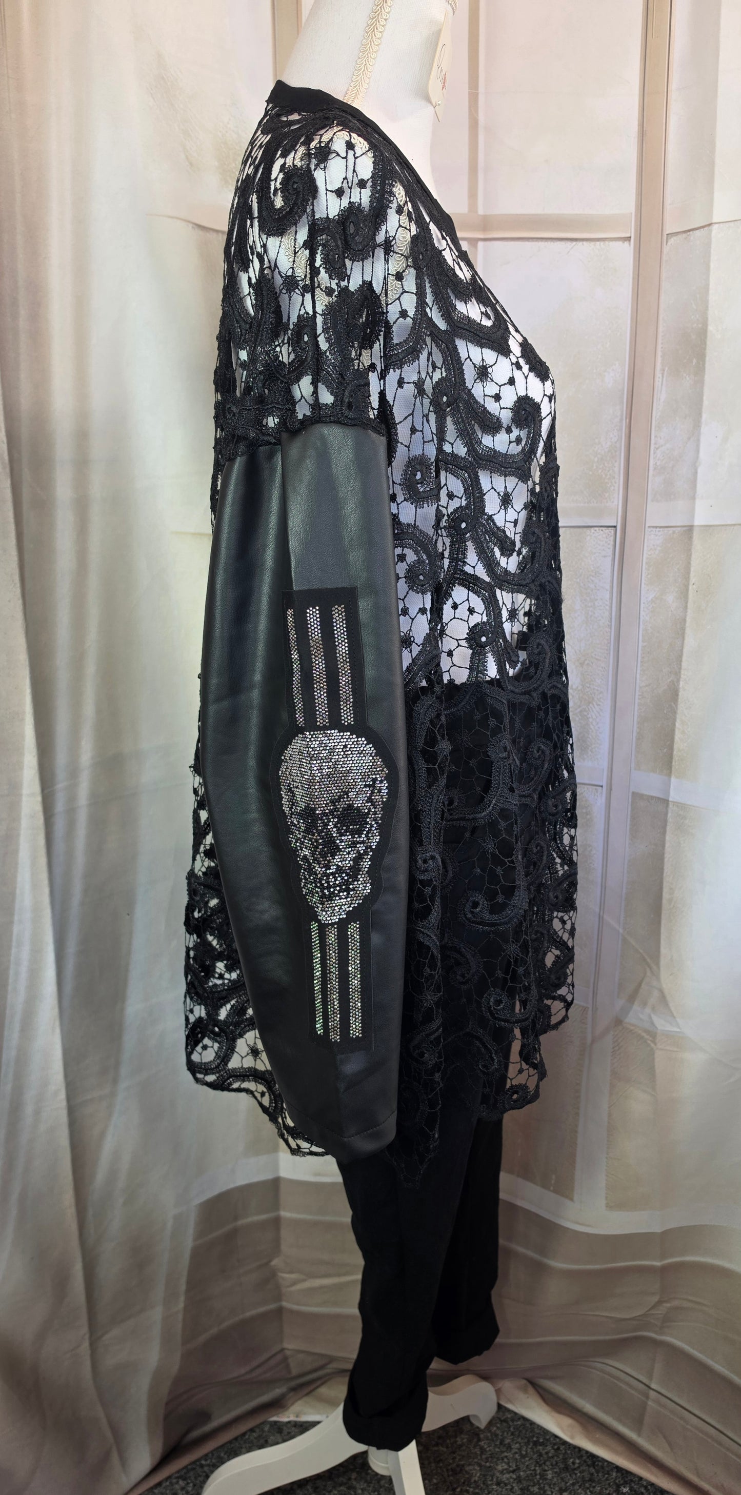 Bluse "Skull", Grösse onesize 38 - 44/46 von ROSE
