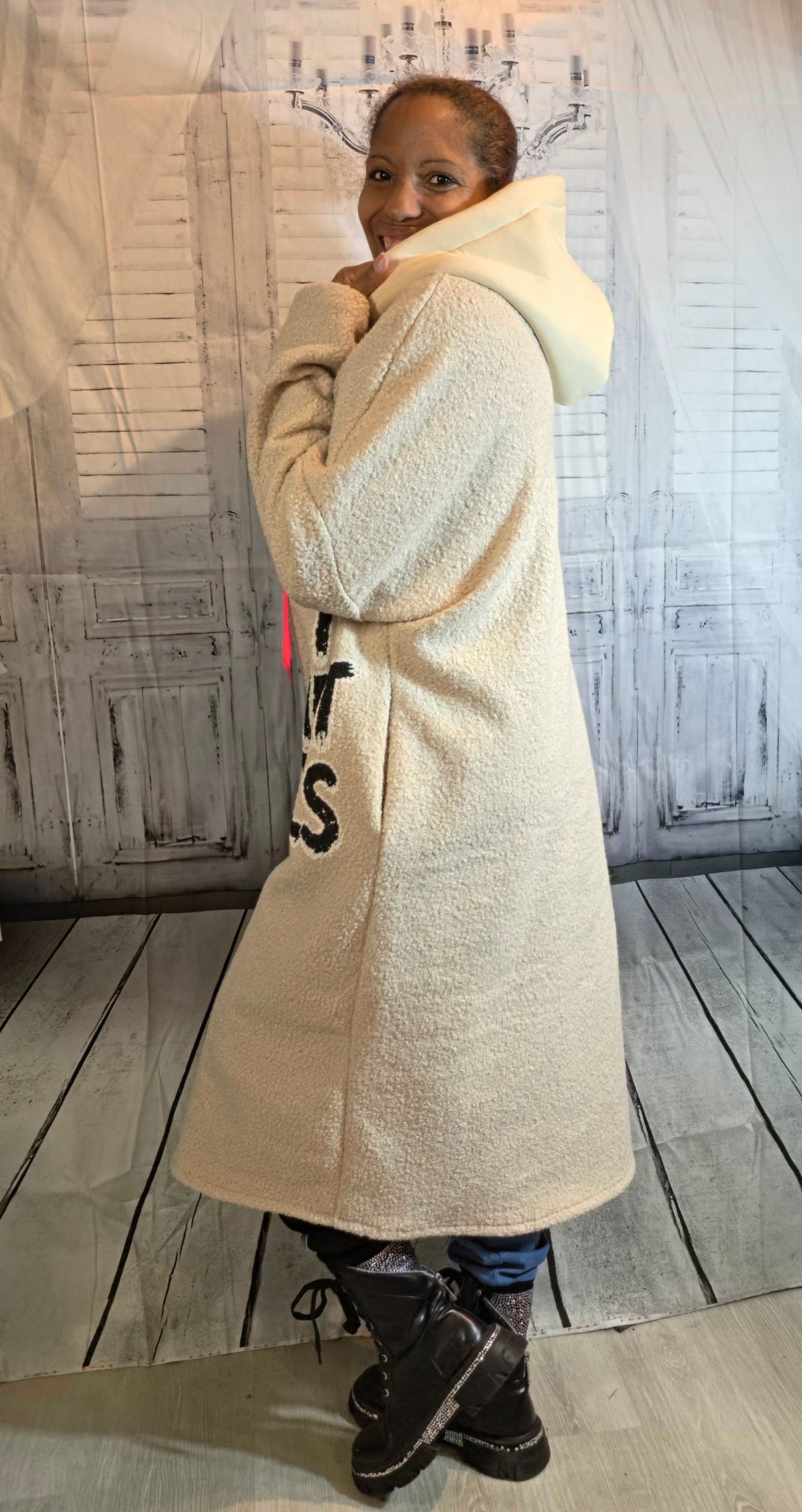 Kapuzenjacke extralang beige "The eys sees....", Grösse 40-46/48