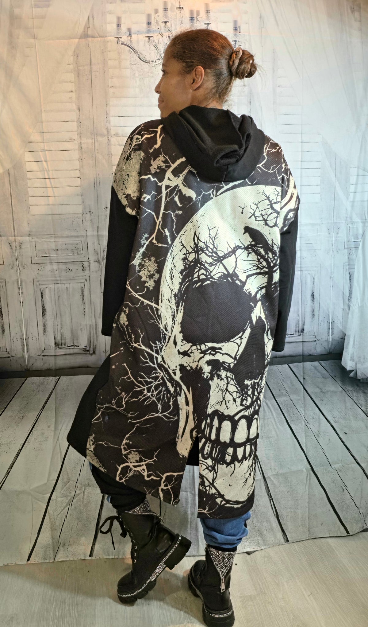 Kapuzenjacke lang schwarz "Skull", Grösse 38-44