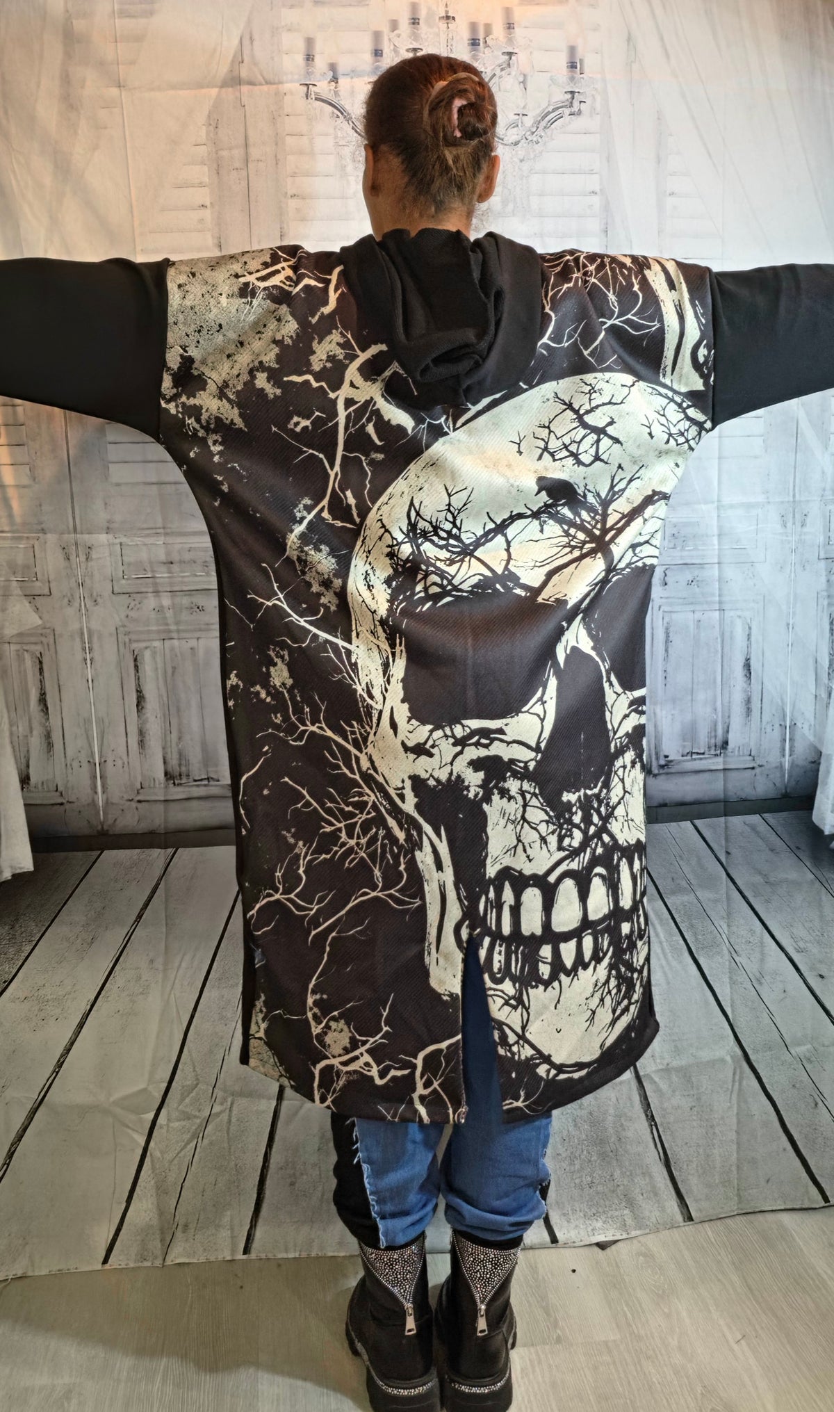 Kapuzenjacke lang schwarz "Skull", Grösse 38-44