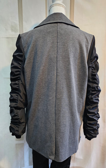 Blazer gris/noir à manches volantées, taille 40/42 de ISSIMA