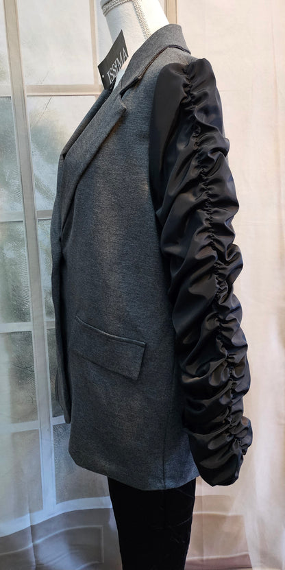 Blazer gris/noir à manches volantées, taille 40/42 de ISSIMA