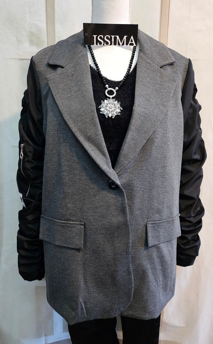 Blazer gris/noir à manches volantées, taille 40/42 de ISSIMA